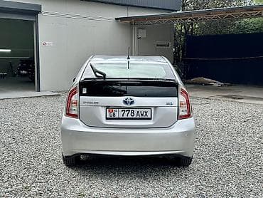 gc 8: Toyota Prius: 2014 г., 1.8 л, Автомат, Гибрид, Хэтчбэк — 3