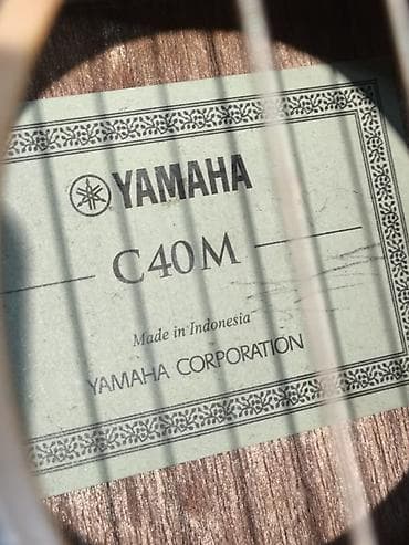 Музыкальные инструменты: Классическая гитара Yamaha C40M - Полноразмерная классическая гитара — 3