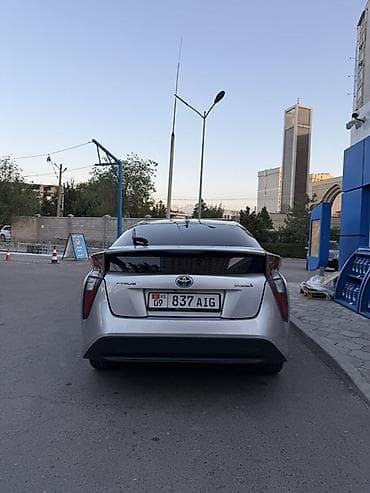 Toyota Prius: 2016 г., 1.8 л, Автомат, Гибрид, Лифтбек — 5