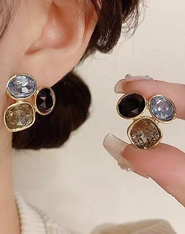 Серьги: Серьги-гвоздики HS·DP с тремя крупными кристаллами - Дизайн — 7