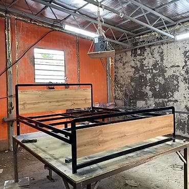 Двуспальная кровать, Каркас без матраса, длина - 200 см — 1