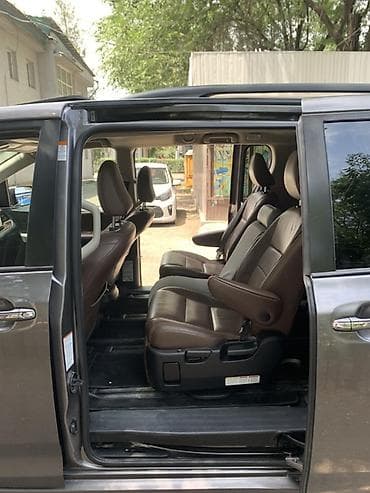 byd e6: Минивэн, Пункт назначения: Все направления, Количество мест: 7 — 4
