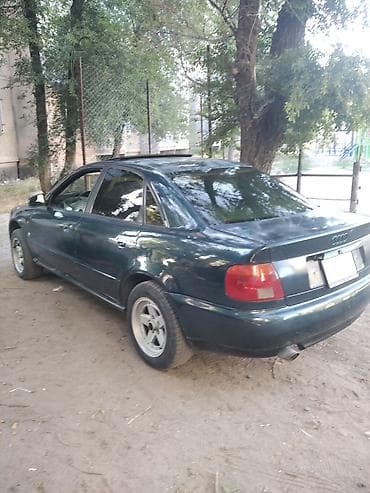 Audi A4: 1997 г., 1.8 л, Механика, Бензин, Седан — 4
