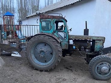стекло на трактор: Обмен на грузовой Трактор колесный с кабиной и отвалом Описание: - — 2