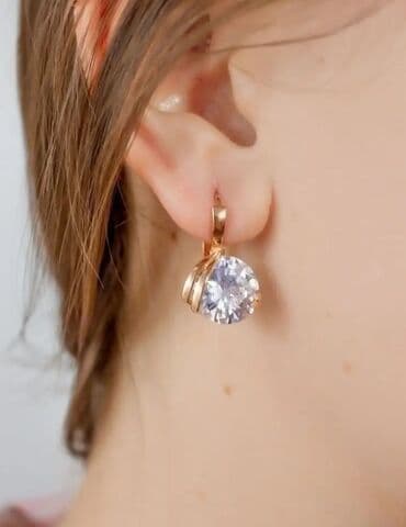 свадебные платья для покрытых: Позолоченный ювелирный комплект кольцо и серьги с фианитом. Комплект — 5