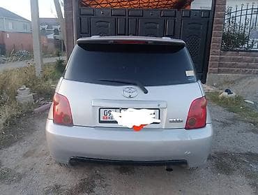 бюджетные авто: Toyota Ist: 2003 г., 1.5 л, Автомат, Бензин, Хэтчбэк — 4