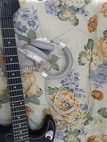 смарт гитара: Электрогитара ZIVIX Jamstik Studio (черная) + мониторные наушники — 2