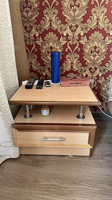 Напольные покрытия: Спальный гарнитур в классическом стиле, материал — ЛДСП в двухцветной — 6