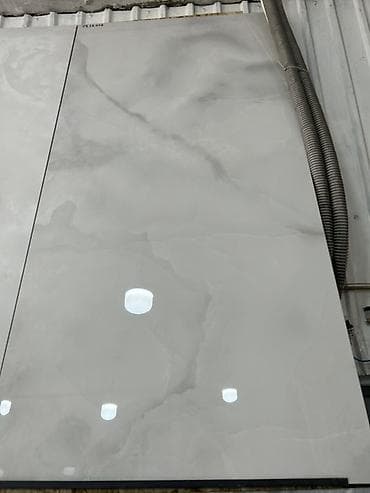 Керамогранит полированный, крупноформатный. - Формат: приблизительно