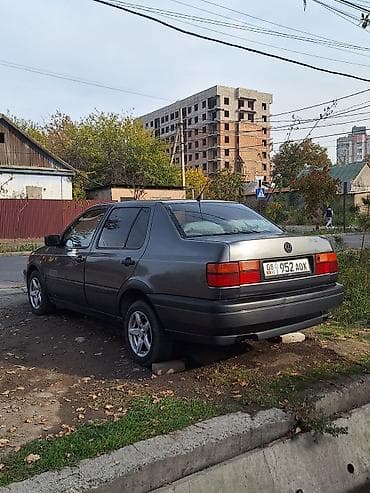 vw: Volkswagen Vento: 1992 г., Седан — 7