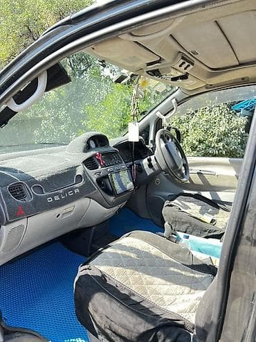 Продажа авто: Mitsubishi Space Gear: 1997 г., Минивэн — 3