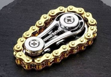 Необычный спиннер, выполненный в виде велосипедной цепи. Изготовлен из