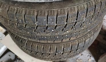 голтф 2: Шины размер 185/65 R15. 2 штуки зимние в отл состоянии и 1 летний в — 2