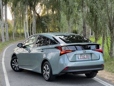 продаю мапед: Toyota Prius: 2019 г., 1.8 л, Вариатор, Гибрид, Седан — 2