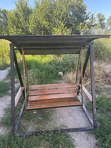 Бакча селкинчеги Металл, Жөлөнгүчү менен, Чатыры менен