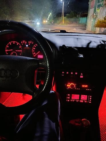 авид 80: Audi A4: 1997 г., 1.6 л, Механика, Седан — 1