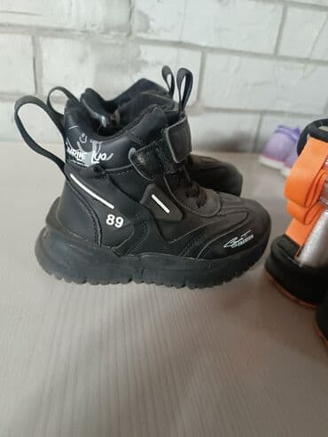 демисезонная детская обувь 22 размера: В отличном состоянии. на мальчика 27 . на девочку 24р . по 500 сом — 1