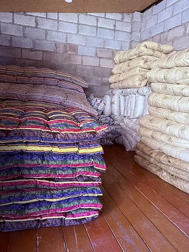 восточное постельное белье: Матрас .Матрас 80*200 600сом.90*200см 650 сом .Подушки по 250,одеяло — 8