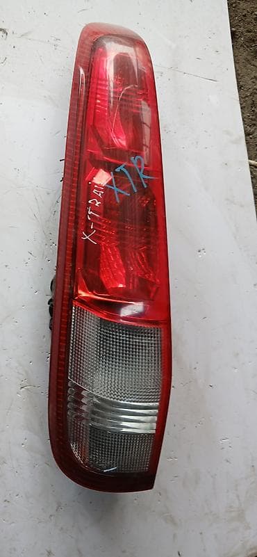 Задний левый стоп-сигнал Nissan 2004 г., Б/у, Оригинал, Япония — 2