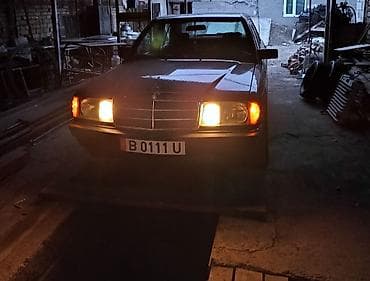 мф 70: Mercedes-Benz 190: 1985 г., 2 л, Механика, Седан — 7