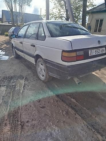 Volkswagen: Volkswagen Passat: 1992 г., 1.8 л, Механика, Бензин, Седан — 2