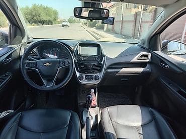 спарки: Chevrolet Spark: 2017 г., 1 л, Автомат, Бензин, Хэтчбэк — 4