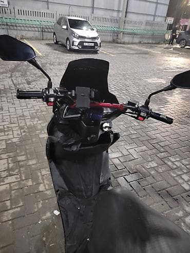 продаю ямаха: Макси-скутер 180 куб. см, Бензин, Б/у — 6