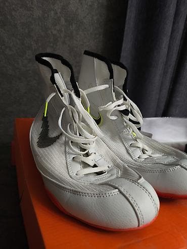 сапоги взрослые: Мужские кроссовки, 41, Nike, Б/у, цвет - Белый — 3