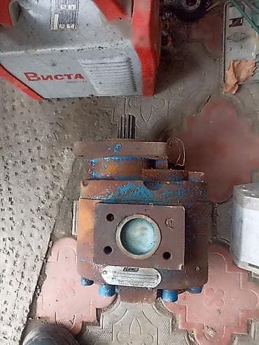 живые дрожи: Гидро насос на трех кубовое погрузчик. Гидромотор PERMCO - Корпус — 3