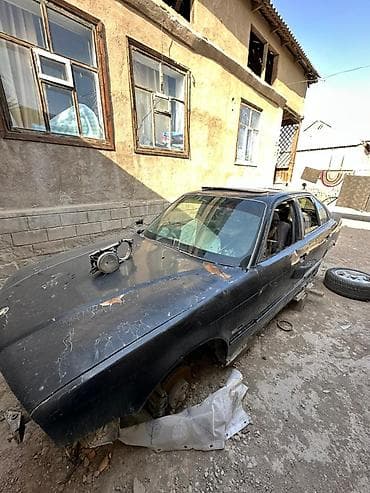 кузов на гольф 2: Кузов седана для разборки/проект - Кузов: черный седан 4-дверный — 1