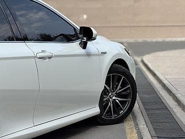 Toyota Camry: 2019 г., 2.5 л, Автомат, Гибрид, Седан — 8