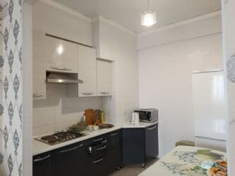 посуточно дом: Сдается 2х ком кв самом центре города с мебелью. 75'000 — 3