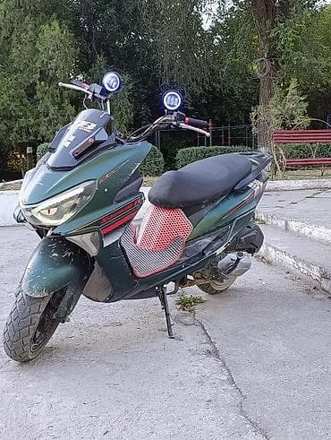 Скутер макси 150 кубов . вложение тросик газа и по касметике — 2