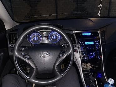 hyundai getz 1 4: Hyundai Sonata: 2011 г., 2 л, Автомат, Газ, Седан — 4