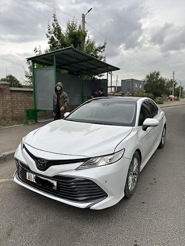 Toyota Camry: 2018 г., 2.5 л, Автомат, Бензин, Седан