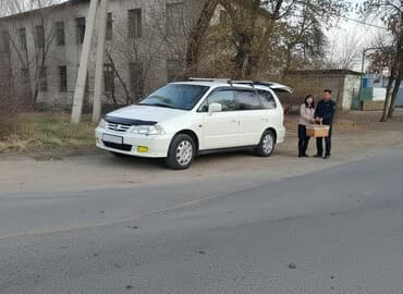 капот на аккорд: Honda Odyssey: 2000 г., Автомат, Минивэн — 1