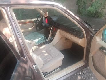Mercedes-Benz E-Class: 1993 г., 2.2 л, Автомат — 2