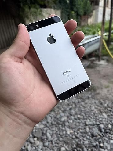 Техника жана электроника: IPhone SE, Колдонулган, 128 ГБ, Күмүш, Заряддоочу түзүлүш, Коргоочу айнек, Кабель, 100 % — 2