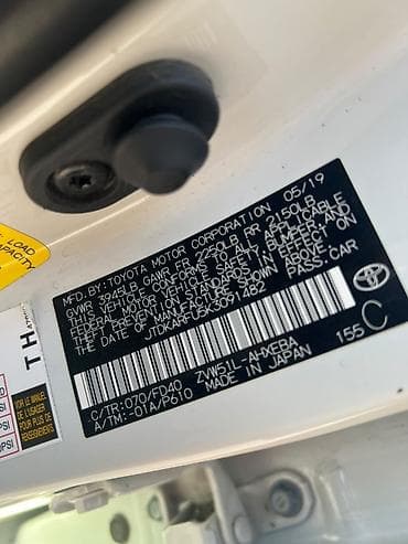 эмблема приус: Toyota Prius: 2019 г., 1.8 л, Автомат, Гибрид, Хэтчбэк — 6