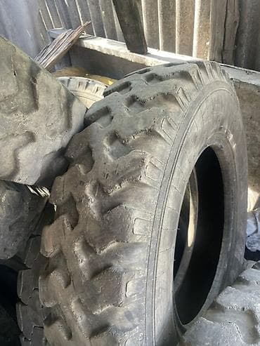 Шины: Есть 8 штук Шины для внедорожной/грузовой. техники - Тип — 4