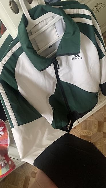 samsung bts: Ветровка adidas Originals - Модель: легкая спортивная куртка на — 2