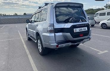 внедорожный картинг: Mitsubishi Pajero (четырёхдверный внедорожник), серебристый металлик — 8