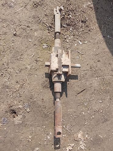 Курулуш жабдуулары: Механический винтовой домкрат/редукторный подъёмный механизм.Мошьный — 2