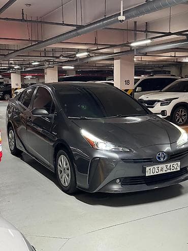 Унаа: Toyota Prius: 2019 г., 1.8 л, Гибрид, Хетчбек — 2