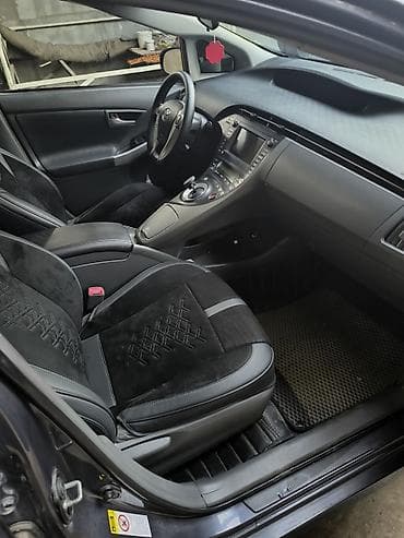 Транспорт: Toyota Prius: 2011 г., 1.8 л, Гибрид, Хэтчбэк — 7