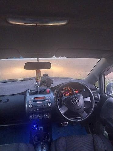 Honda: Honda Fit: 2002 г., 1.3 л, Вариатор, Бензин, Хэтчбэк — 6