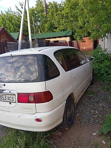 Toyota: Toyota Ipsum: 2000 г., 2 л, Автомат, Бензин, Минивэн — 6