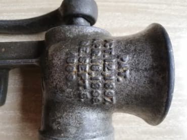 флаг кыргызстана 1898: ПРОДАЮ СТАРИННУЮ АНТИКВАРНУЮ МЯСОРУБКУ. ГОД ВЫПУСКА 1899. АМЕРИКА. В — 3