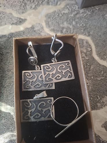 Комплект украшений из серебра с ажурным орнаментом - Состав: серьги — 1