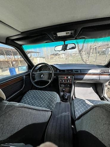 мисубиси спейс стар: Mercedes-Benz W124: 1992 г., 2.3 л, Бензин, Седан — 5